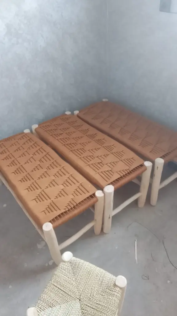 Banc petit format tissu fil 250 drh.webp