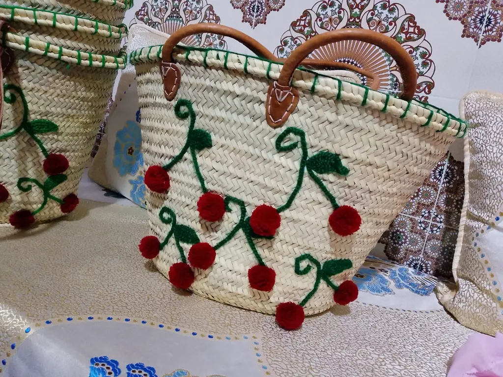Panier osier et fleurs 100 drh.webp