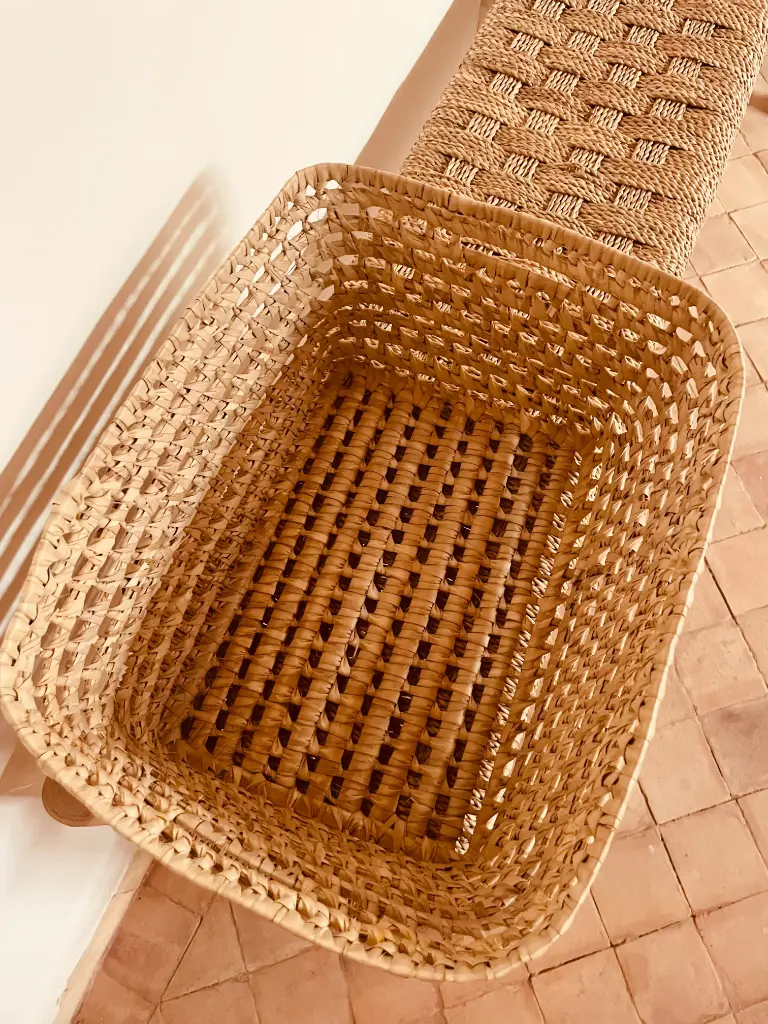 Grande corbeille rectangulaire en feuille de palmier