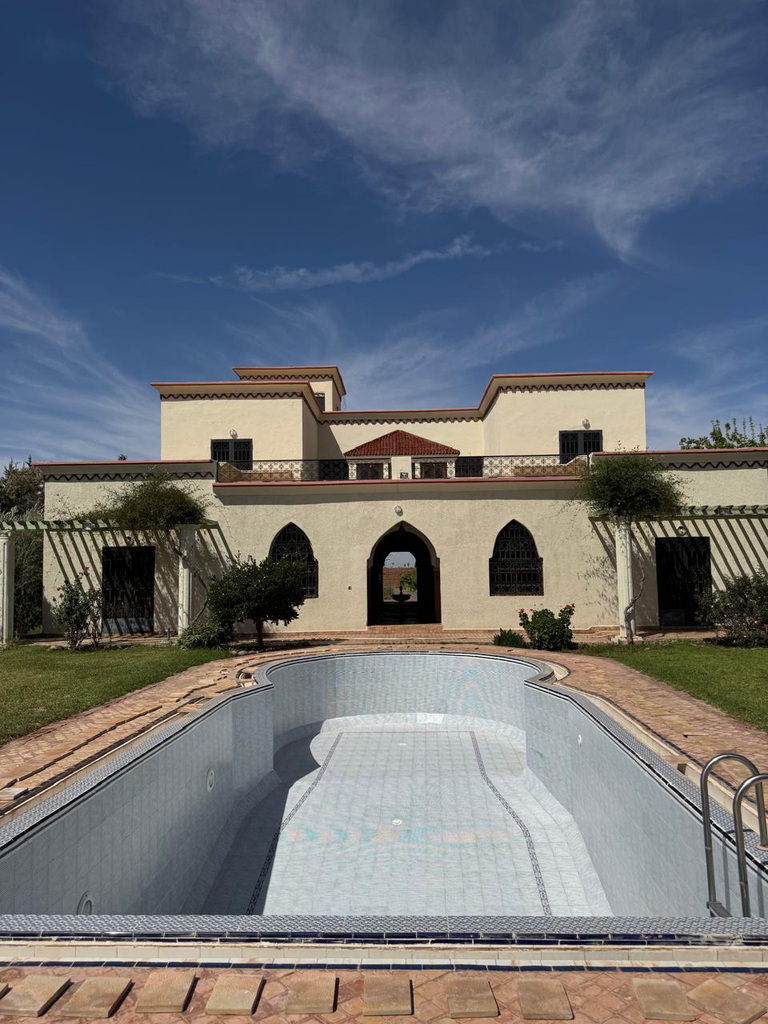 Mini palais dans son Oliverai