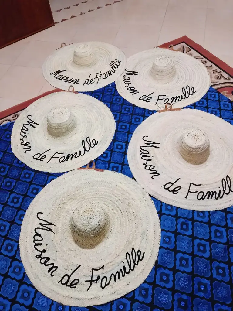 Chapeau en feuilles de palmier, brodable