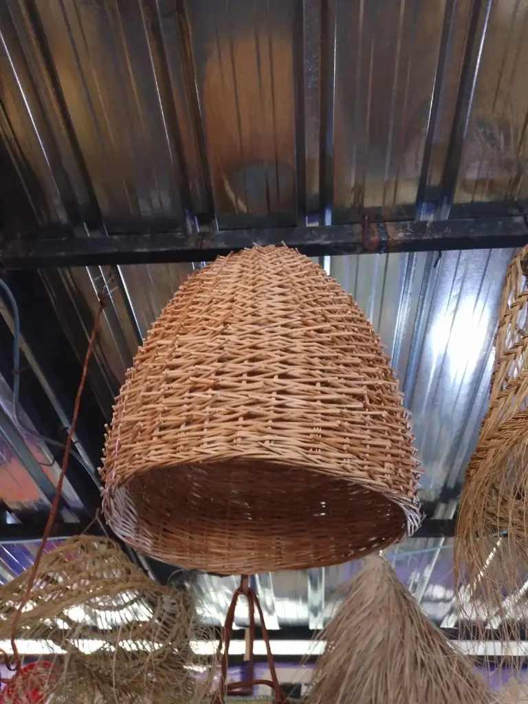 Luminaire en osier oeuf L