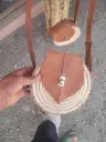 Petit sac en bandoulière en feuilles de palmier